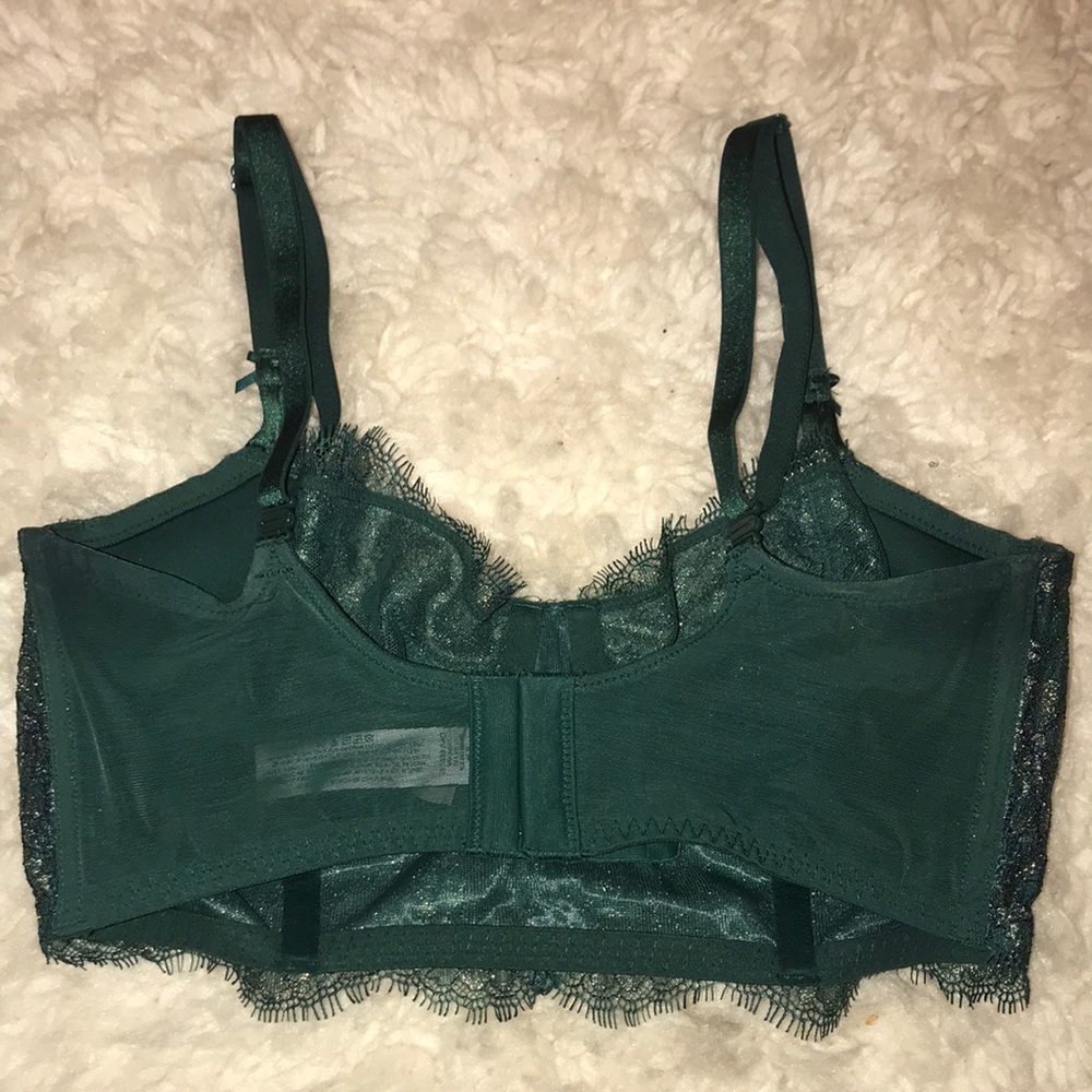 Victoria Secret Bra - Picture 2 of 3